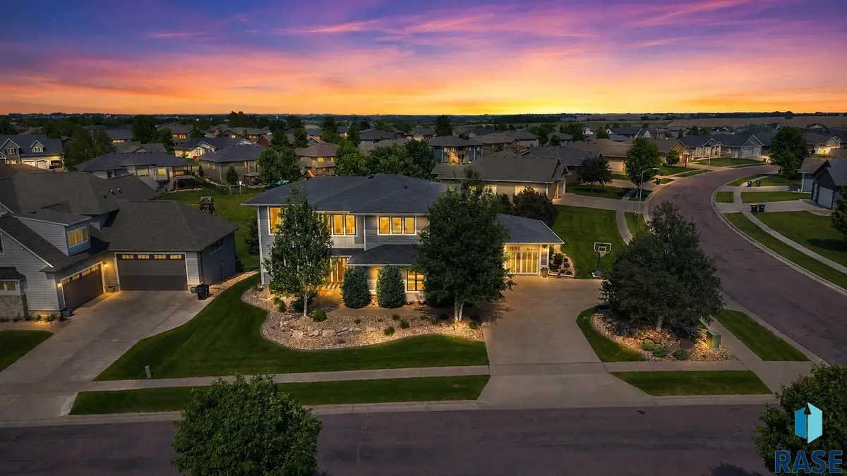 2308 S Durango Dr, Sioux Falls, SD 57110 - #1