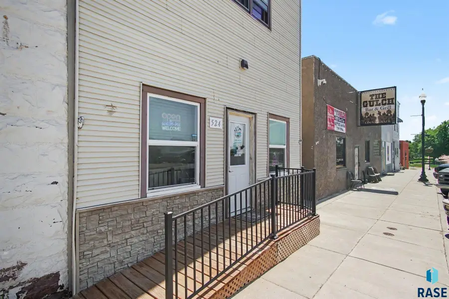 524 N Main Ave, Garretson, SD 57030 - #2