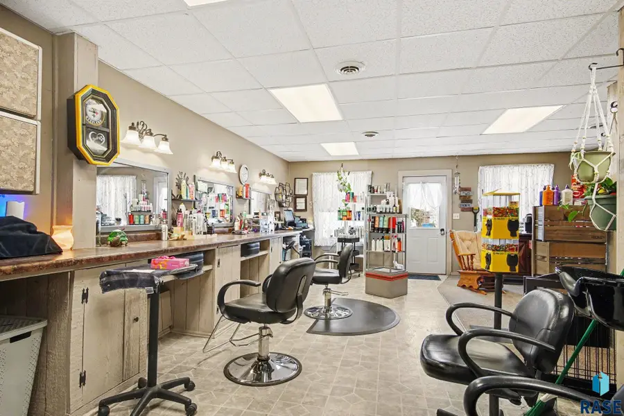 524 N Main Ave, Garretson, SD 57030 - #3