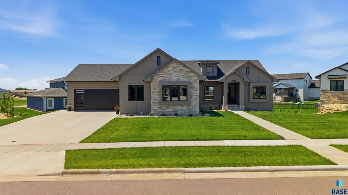 2705 N Pickerel Cir, Tea, SD 57064 - #1