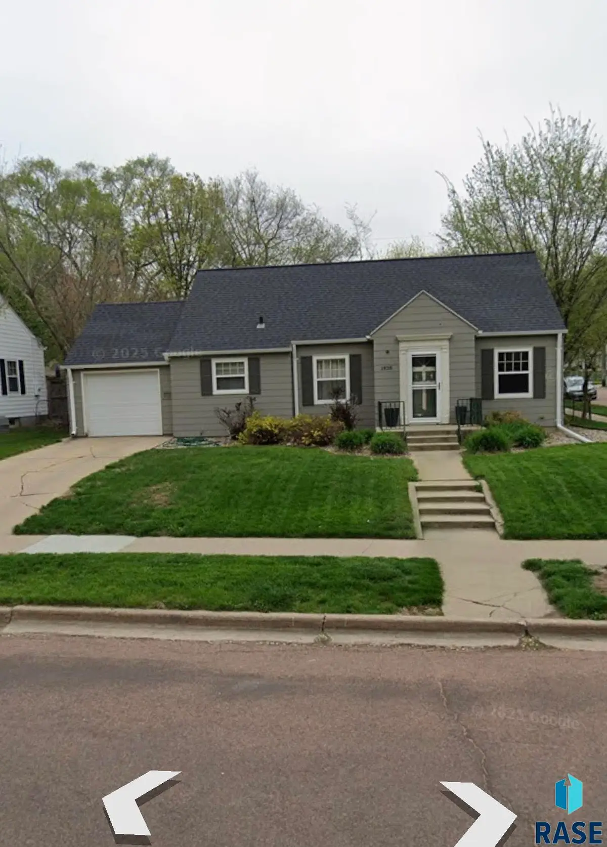 1928 S 4th Ave, Sioux Falls, SD 57105 - #1