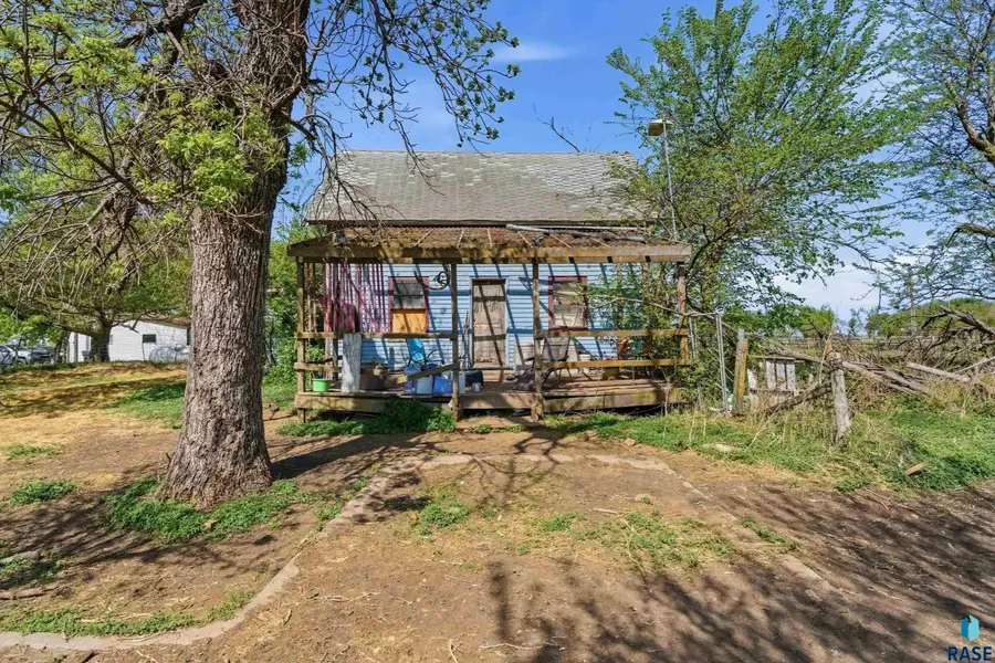 44654 261st St, Canistota, SD 57012 - #3