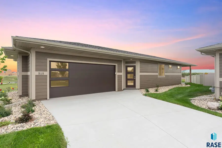 515 Ross St, Harrisburg, SD 57032 - #3
