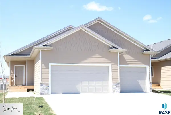 261 Lydia Ct, Harrisburg, SD 57032