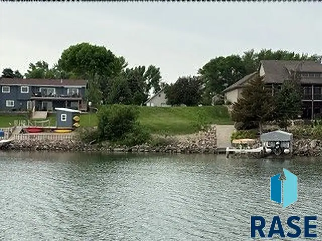 6554 Killarney Park Dr, Wentworth, SD 57075 - #1