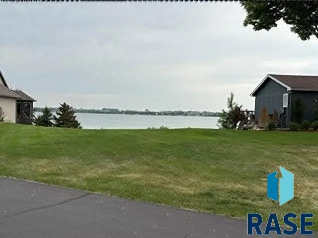 6554 Killarney Park Dr, Wentworth, SD 57075 - #3