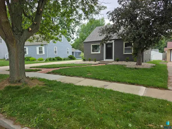 909 S Garfield Ave, Sioux Falls, SD 57104