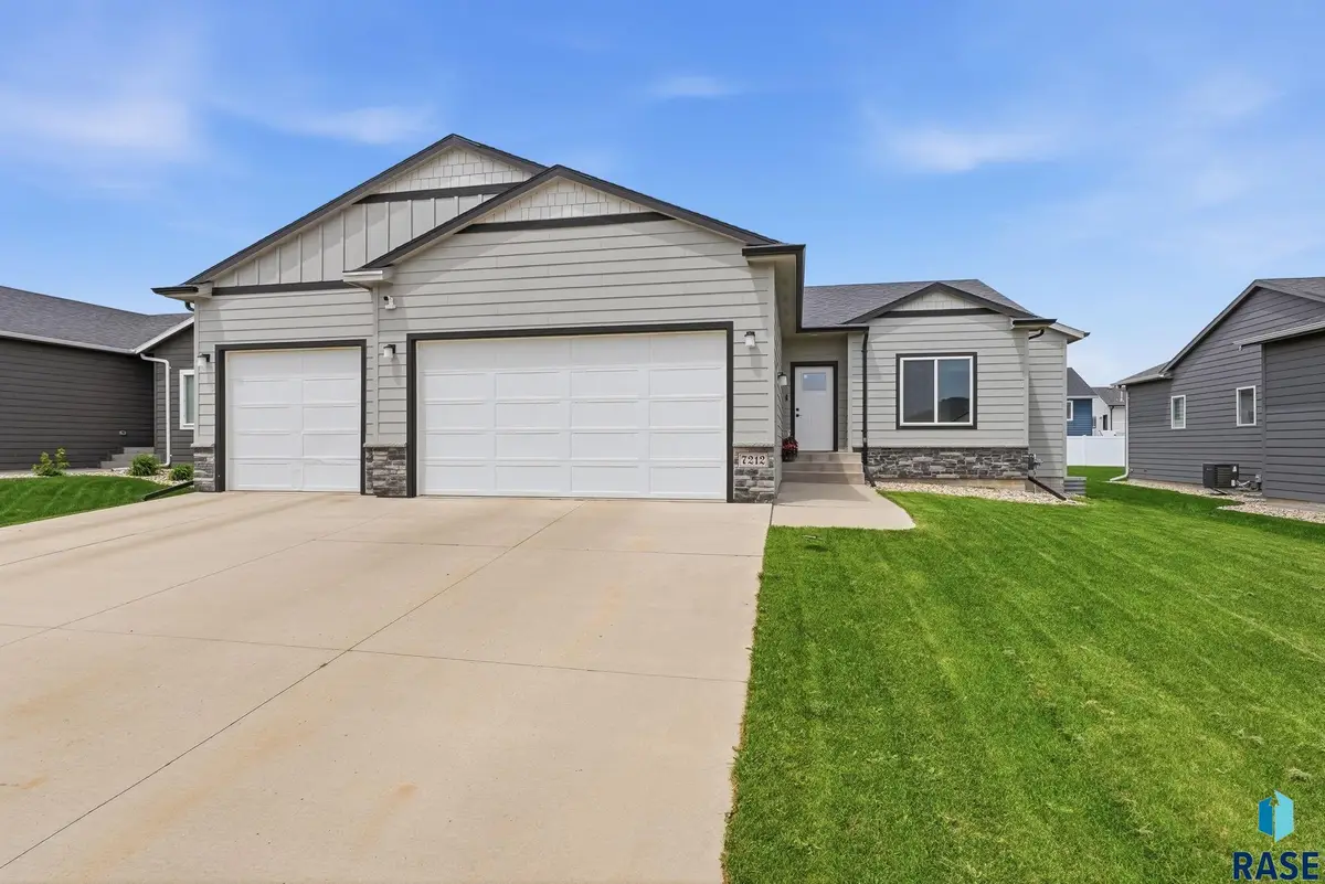 7212 E 49th St, Sioux Falls, SD 57110 - #1
