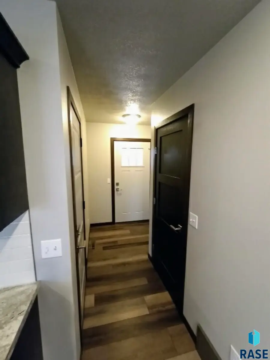4223 Knob Hill Ct, Sioux Falls, SD 57107 - #2
