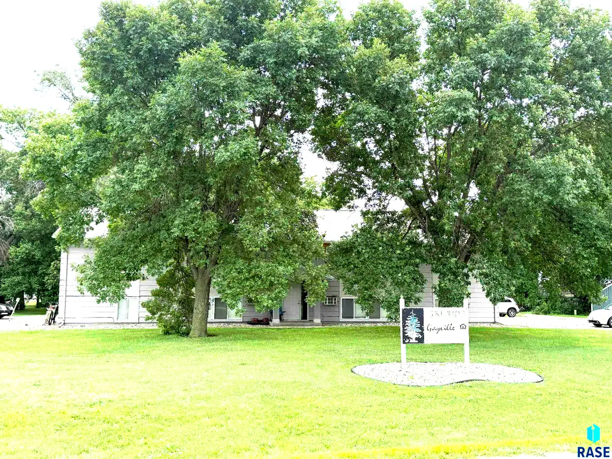 201 Wicker St, Gayville, SD 57031 - #1