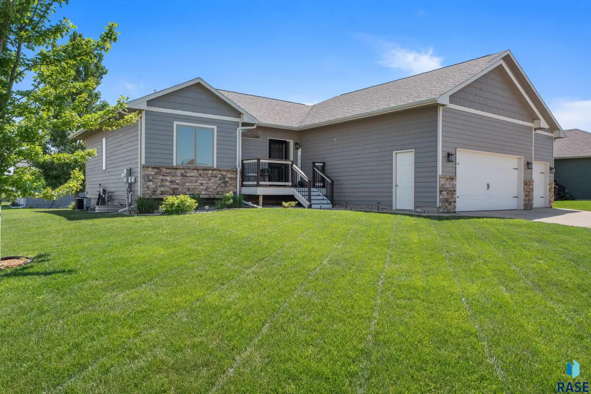 6741 E 44th St, Sioux Falls, SD 57110 - #1