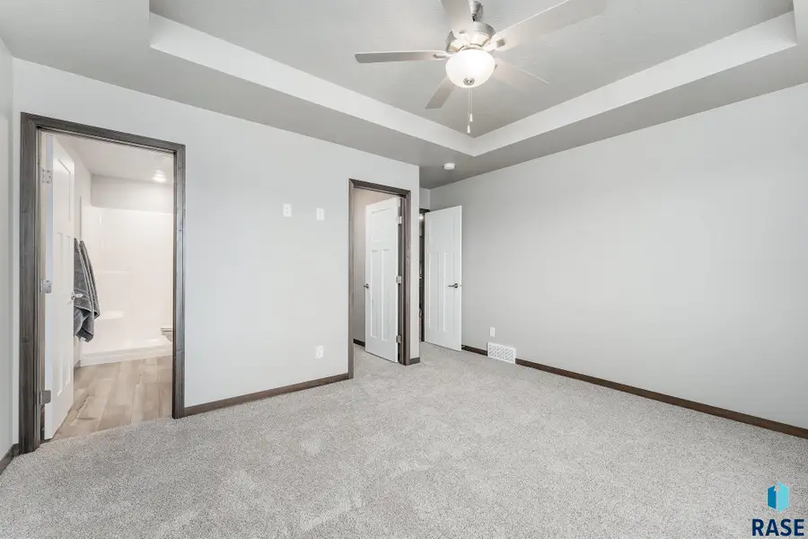 1615 N Tina Dr, Sioux Falls, SD 57110 - #3