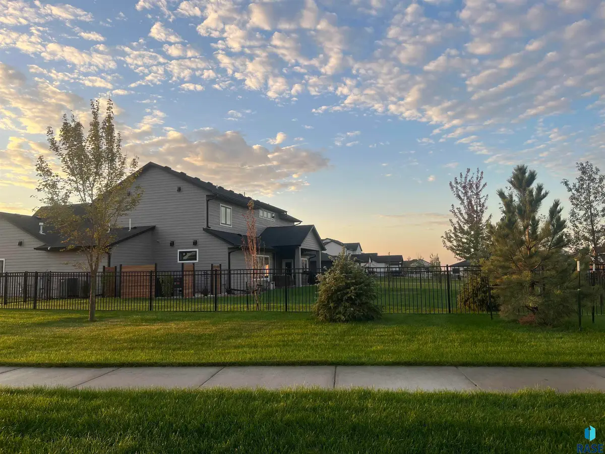 431 Brody Ct, Harrisburg, SD 57032 - #1