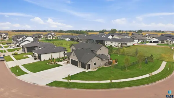431 Brody Ct, Harrisburg, SD 57032