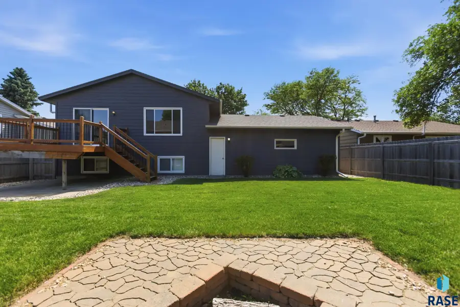 2600 S Groveland Ave, Sioux Falls, SD 57110 - #3