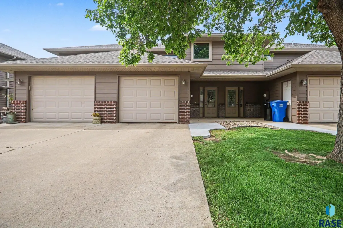 8611 W Grinn Pl, Sioux Falls, SD 57106 - #1