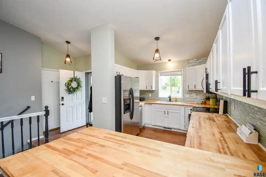 201 S Foss Ave, Sioux Falls, SD 57110 - #2