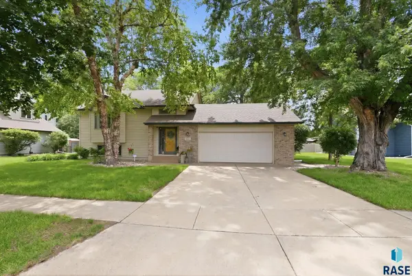3021 Ralph Rogers Rd Rd, Sioux Falls, SD 57108