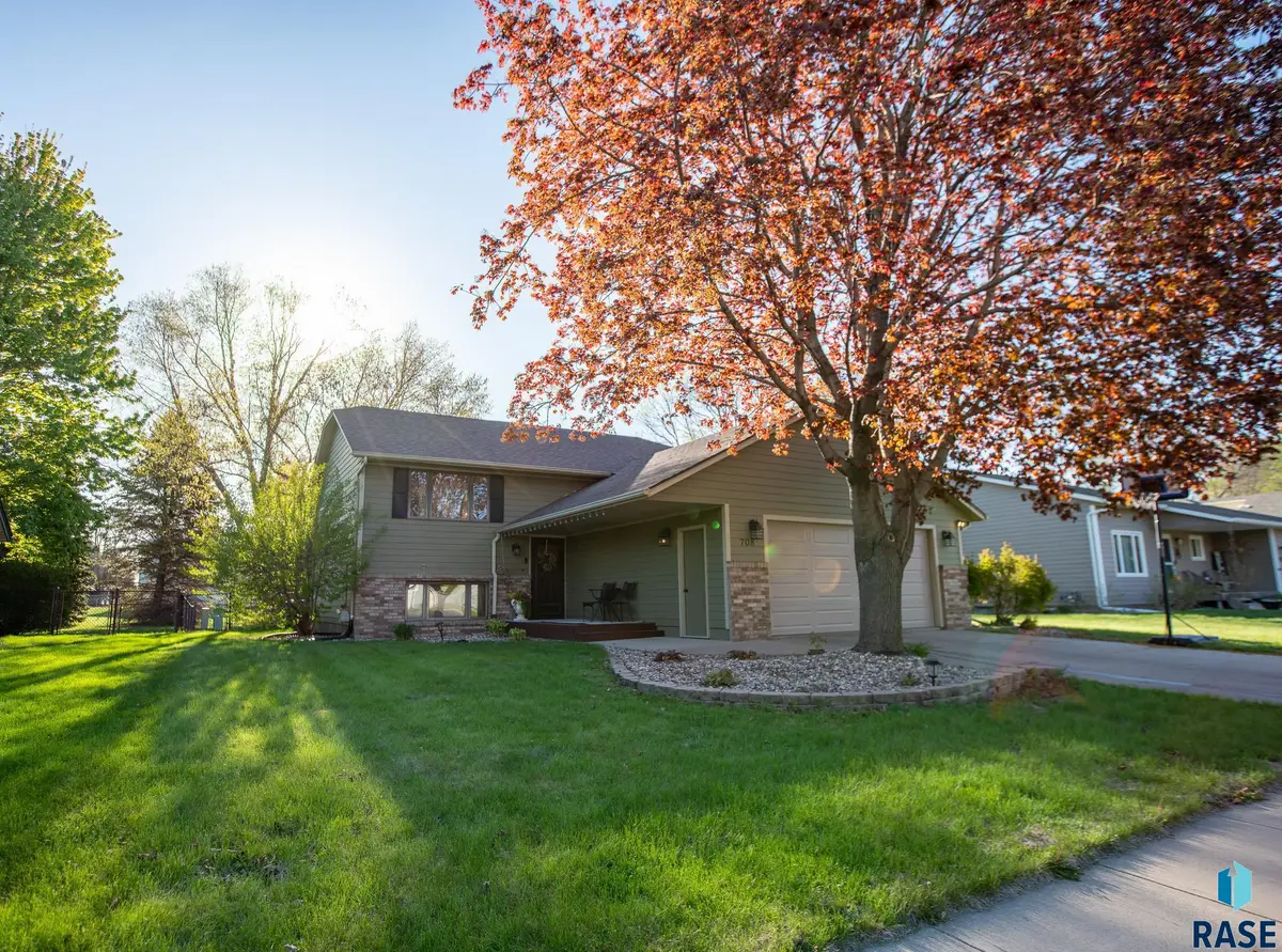 708 S Lakota Ave, Brandon, SD 57005 - #1