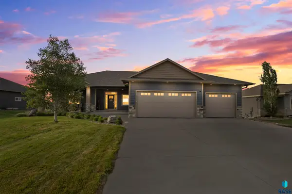 120 Linden Dr, Madison, SD 57042