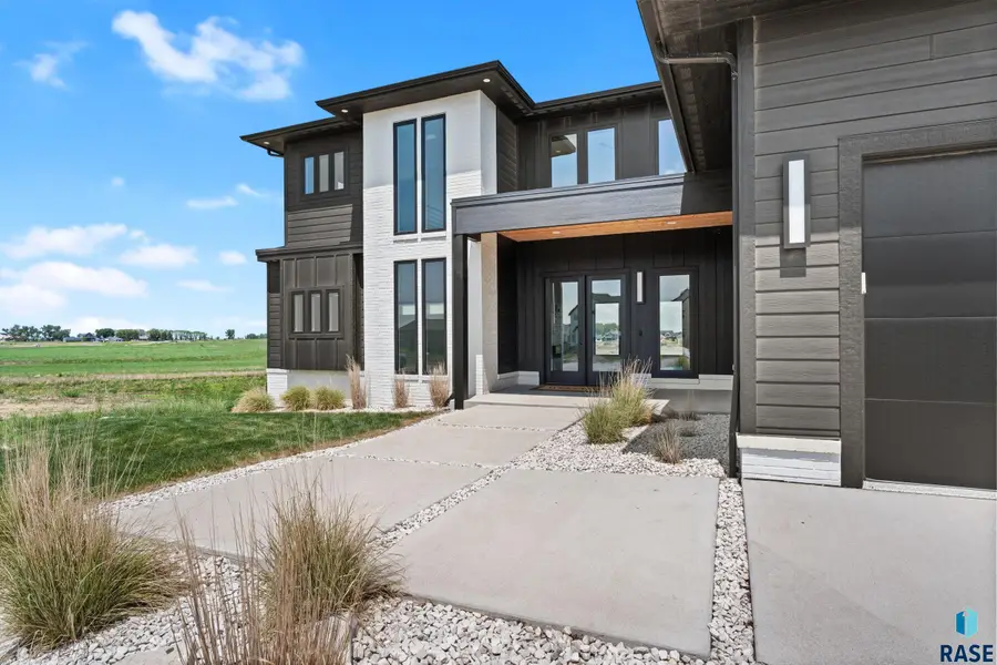2730 N Swan Cir, Tea, SD 57064 - #2