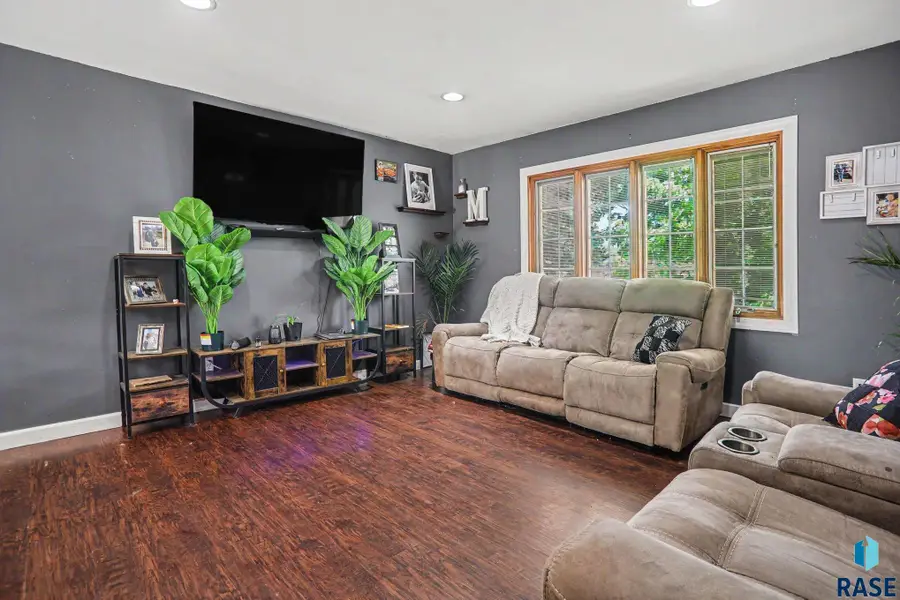 916 S Patrician Ct, Brandon, SD 57005 - #2