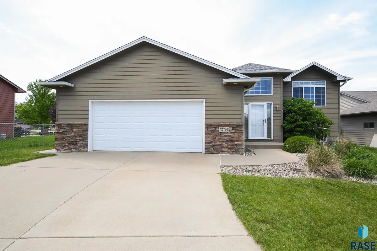 5709 S Kerry Ave, Sioux Falls, SD 57106 - #1