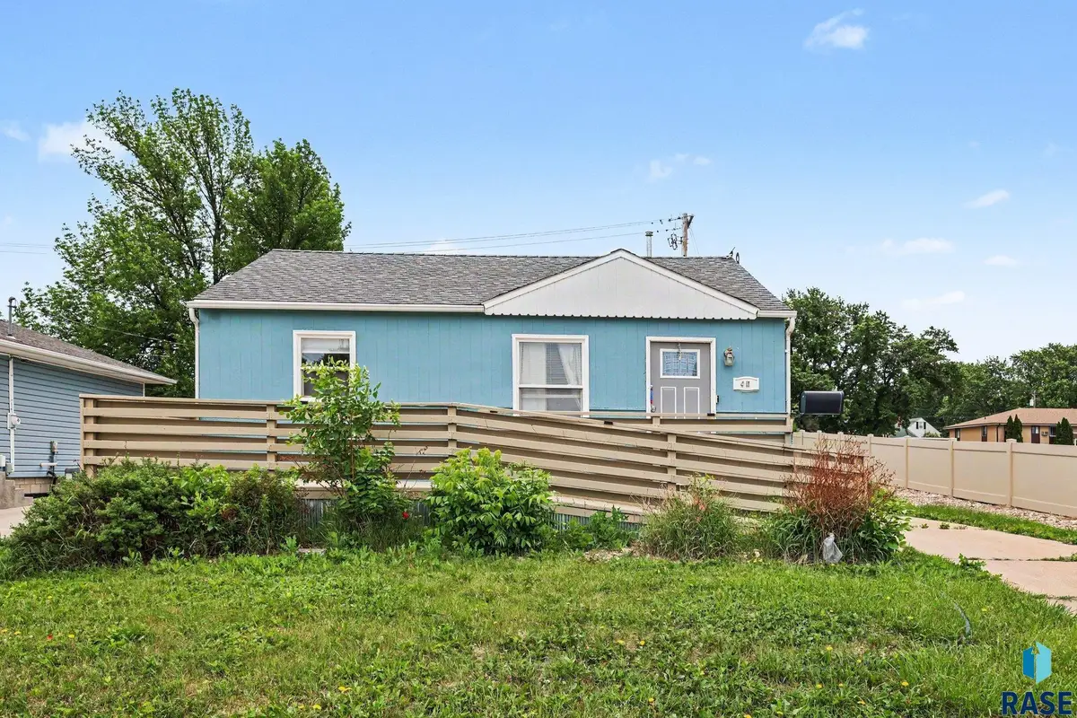 412 S Jefferson Ave, Sioux Falls, SD 57104 - #1