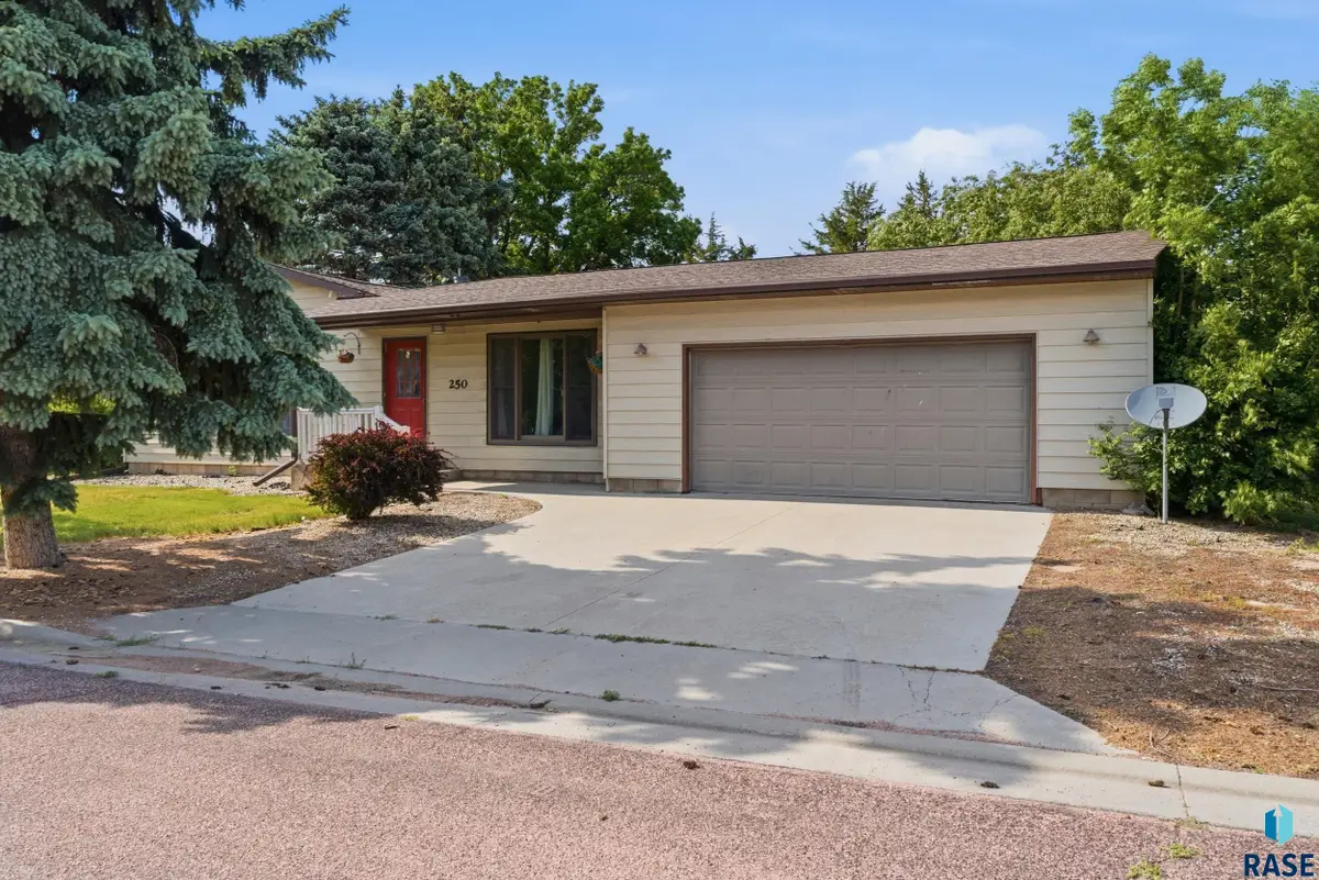 250 E 3rd St, Corsica, SD 57328 - #1