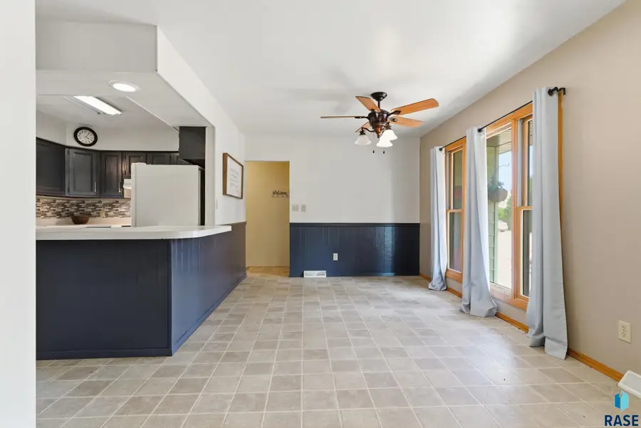 250 E 3rd St, Corsica, SD 57328 - #3