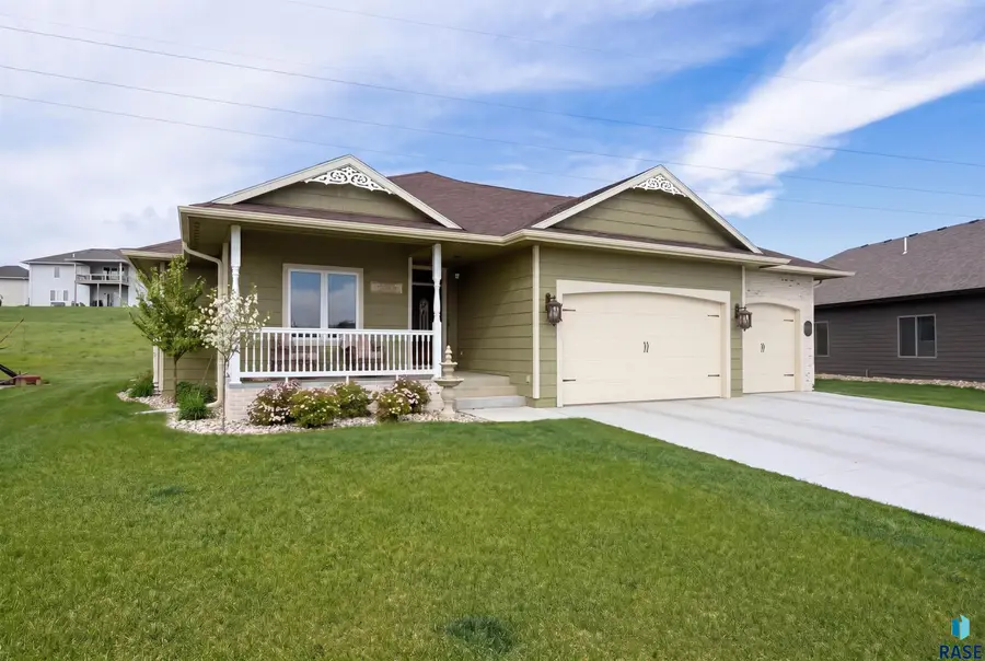 821 N Sylvan Dr, Sioux Falls, SD 57110 - #2
