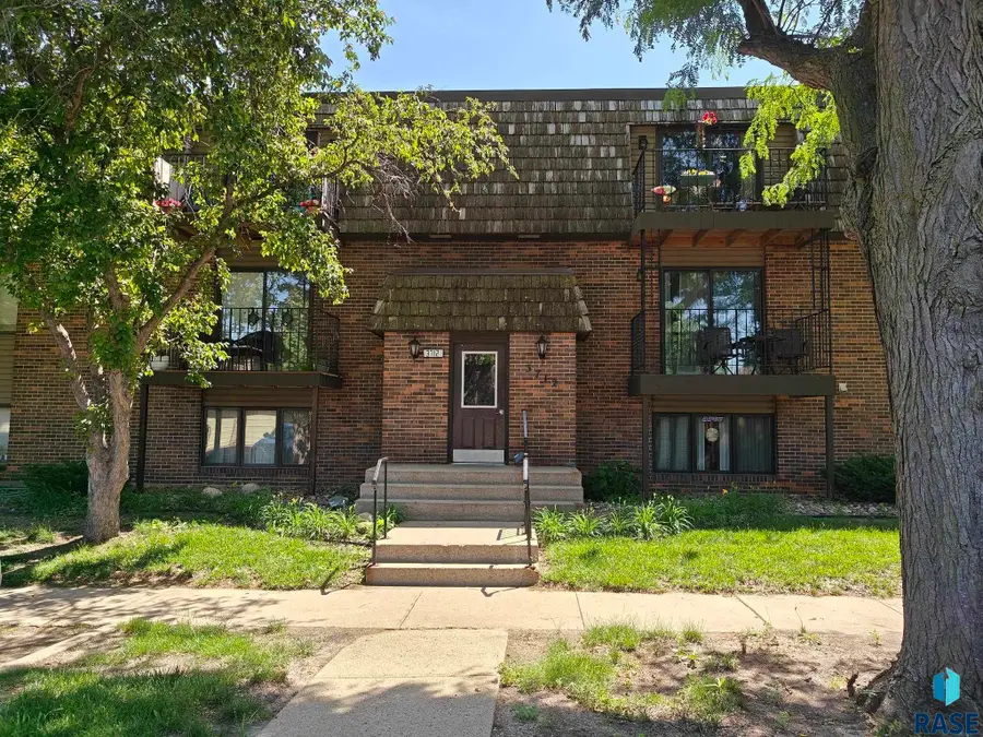 3712 S Terry Ave #302, Sioux Falls, SD 57106 - #2