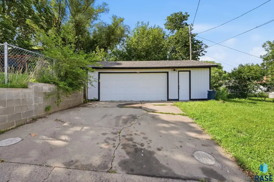 1119 N Duluth Ave, Sioux Falls, SD 57104 - #3