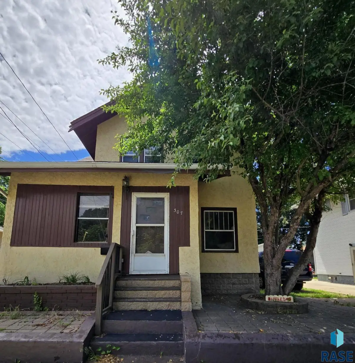307 W Bailey St, Sioux Falls, SD 57104 - #1