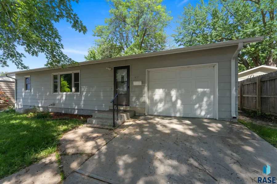 600 S Sneve Ave, Sioux Falls, SD 57103 - #2