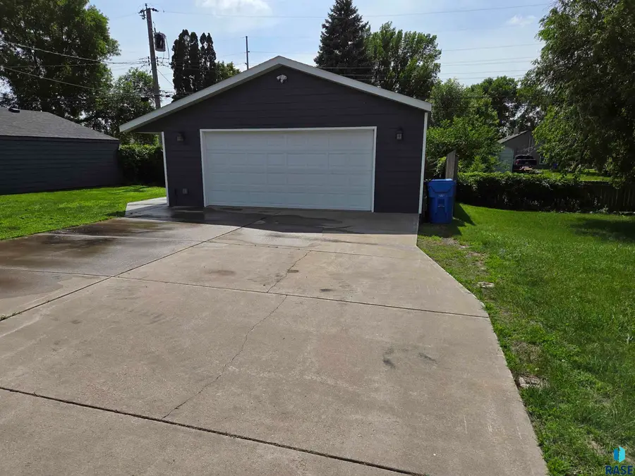 713 S Williams Ave, Sioux Falls, SD 57104 - #3