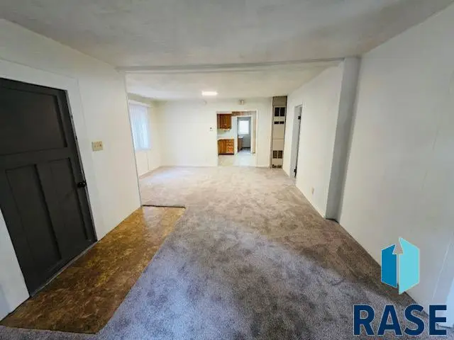 607 NE 4th St, Madison, SD 57042 - #2