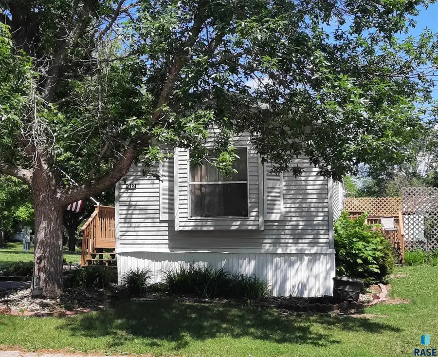 912 N Doland Pl, Sioux Falls, SD 57107 - #2