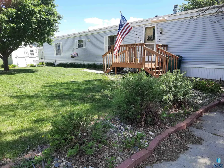 912 N Doland Pl, Sioux Falls, SD 57107 - #3