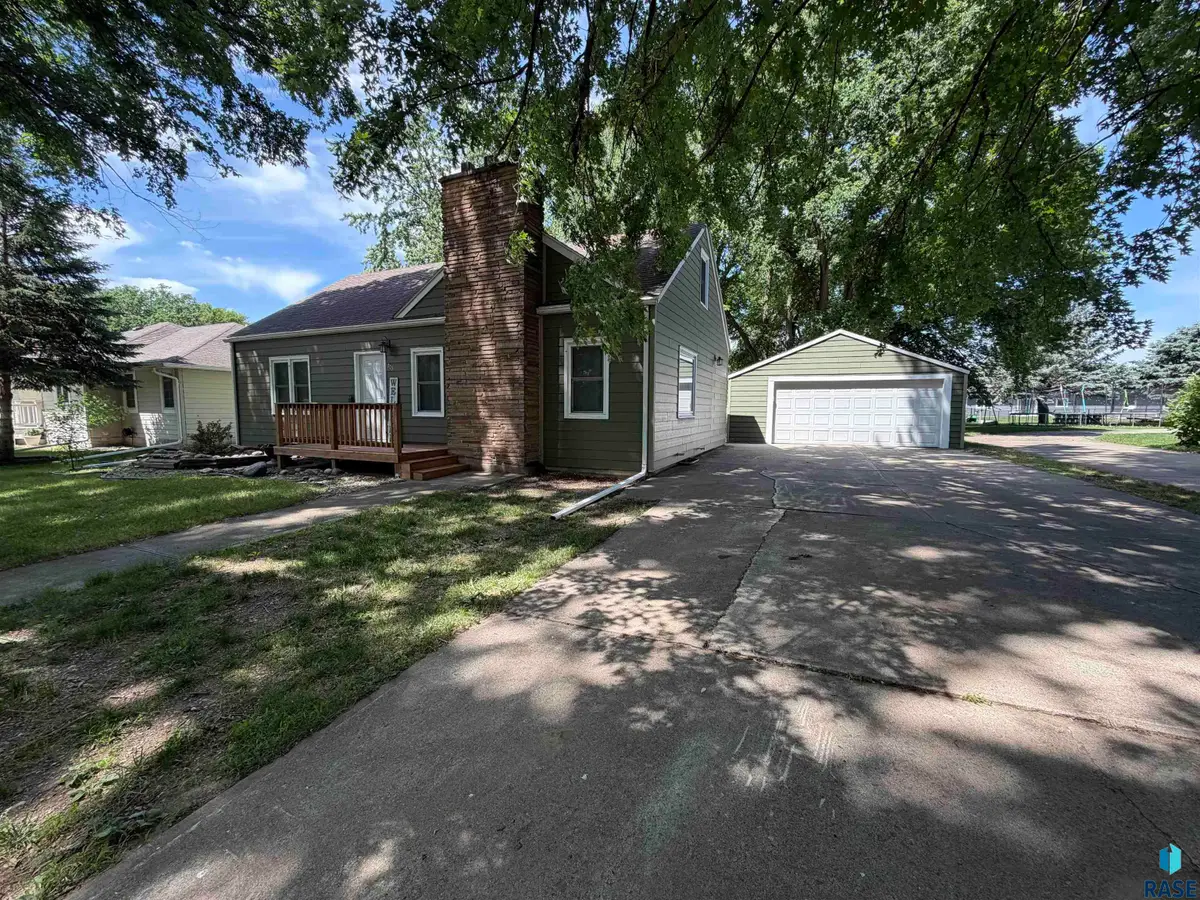 705 Park Blvd, Hurley, SD 57036 - #1