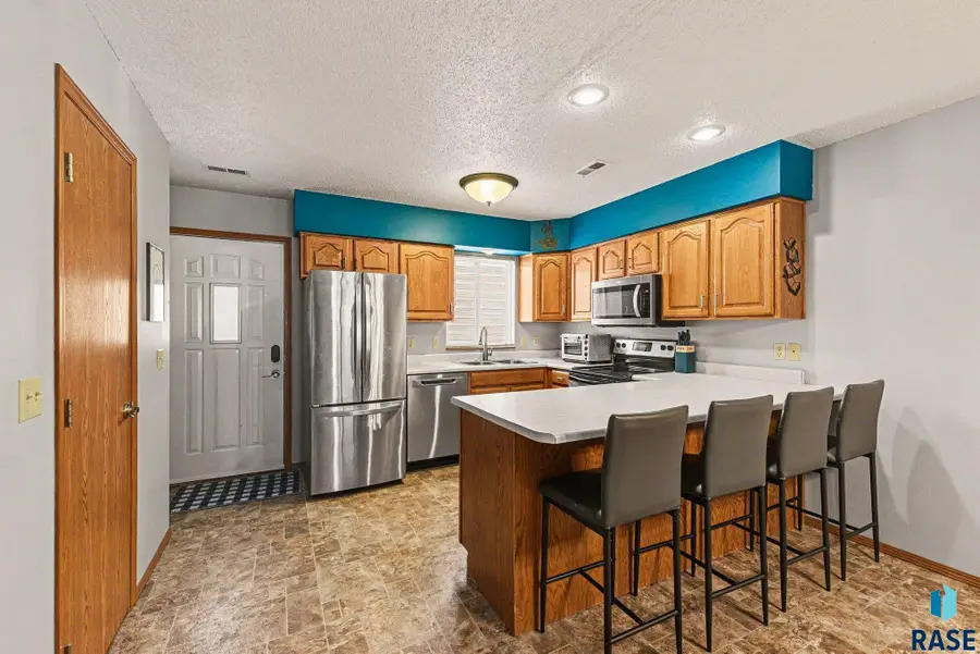 1811 S Sertoma Ave #102, Sioux Falls, SD 57106 - #3