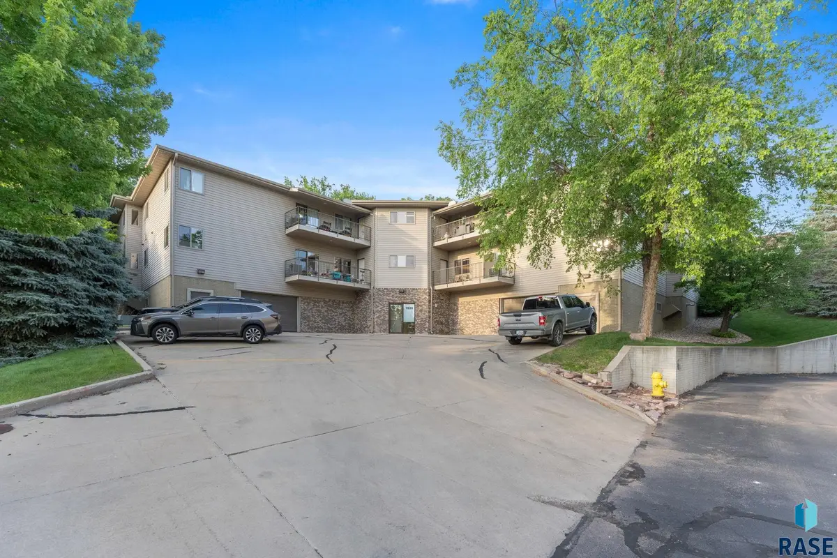 1536 S Southeastern Ave #303, Sioux Falls, SD 57103 - #1