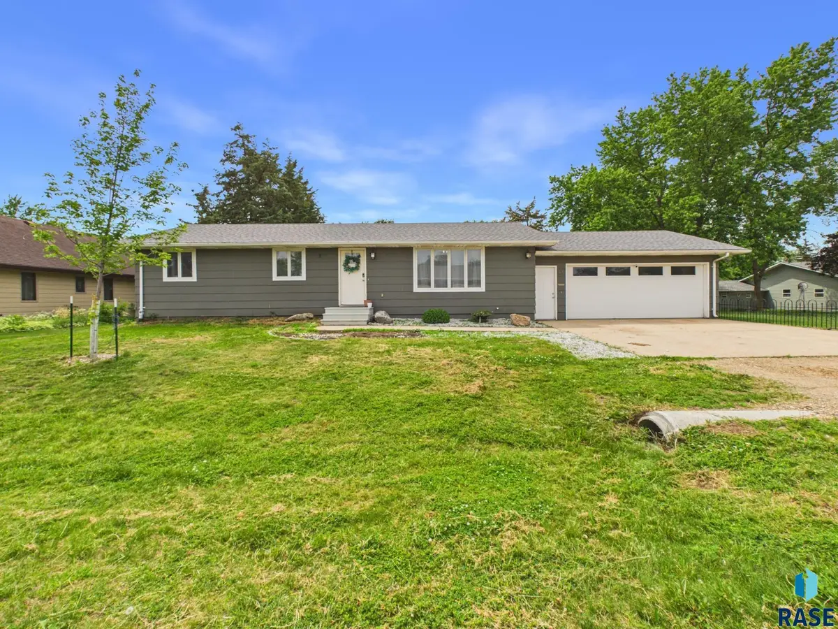 431 Dakota St, Chancellor, SD 57015 - #1