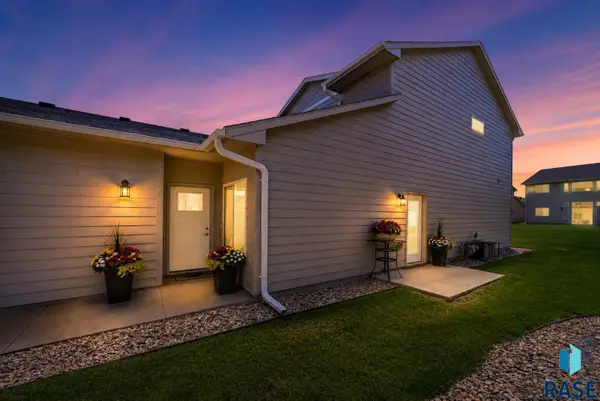 6156 S Alki Pl, Sioux Falls, SD 57108