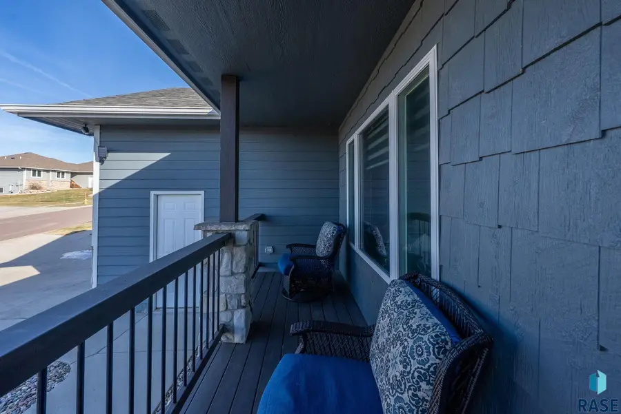 8209 E Willow Leaf St, Sioux Falls, SD 57110 - #3