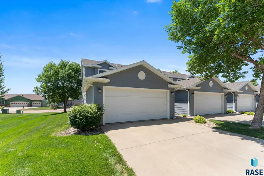 1106 N Fir Pl #48, Sioux Falls, SD 57107 - #2
