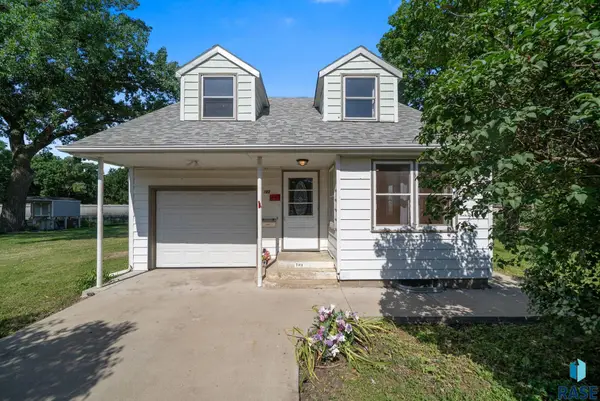 703 S Blauvelt Ave, Sioux Falls, SD 57103