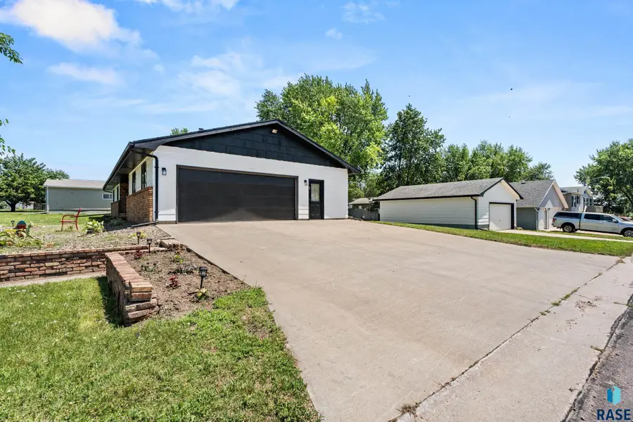 609 W 1st St, Worthing, SD 57077 - #3