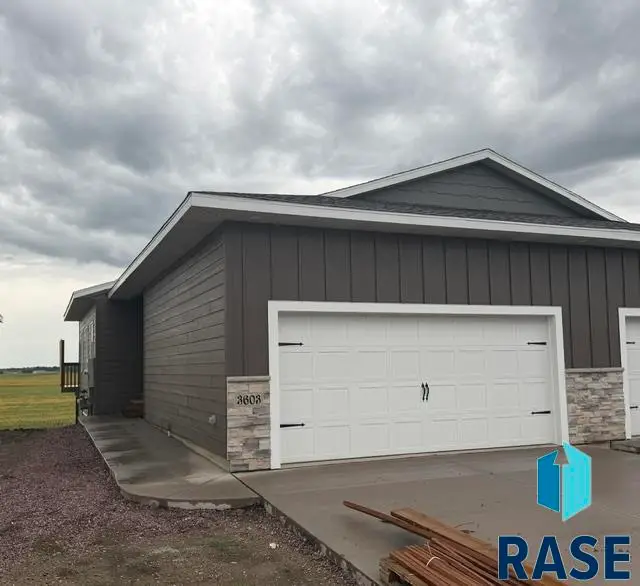 3603 S Heather Ave, Sioux Falls, SD 57106 - #1