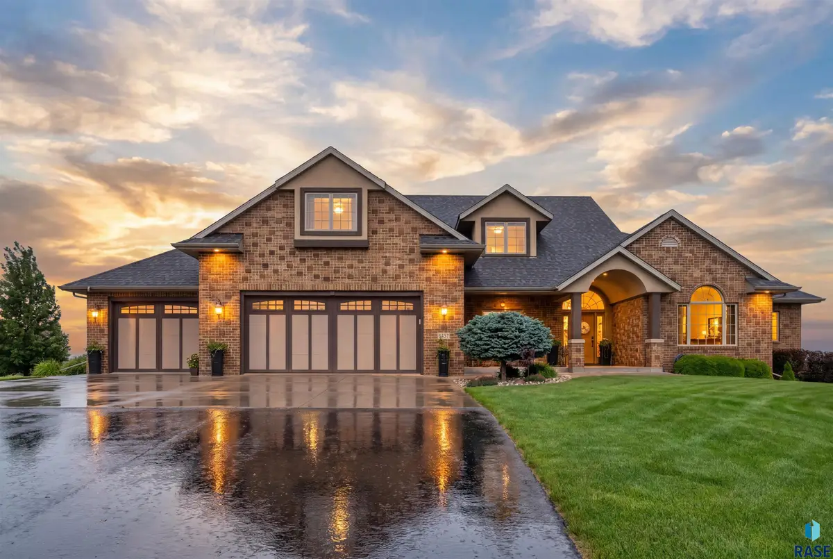 27257 Regal Ct, Sioux Falls, SD 57108 - #1